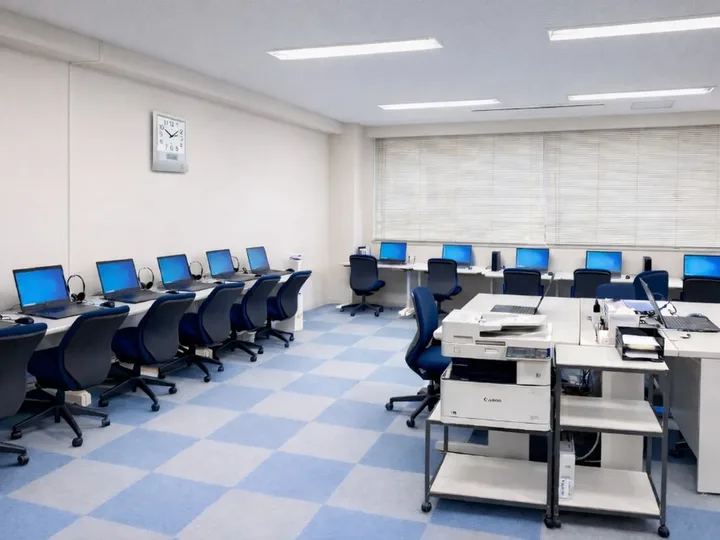 わたしのパソコン教室 博多祇園校の教室内部